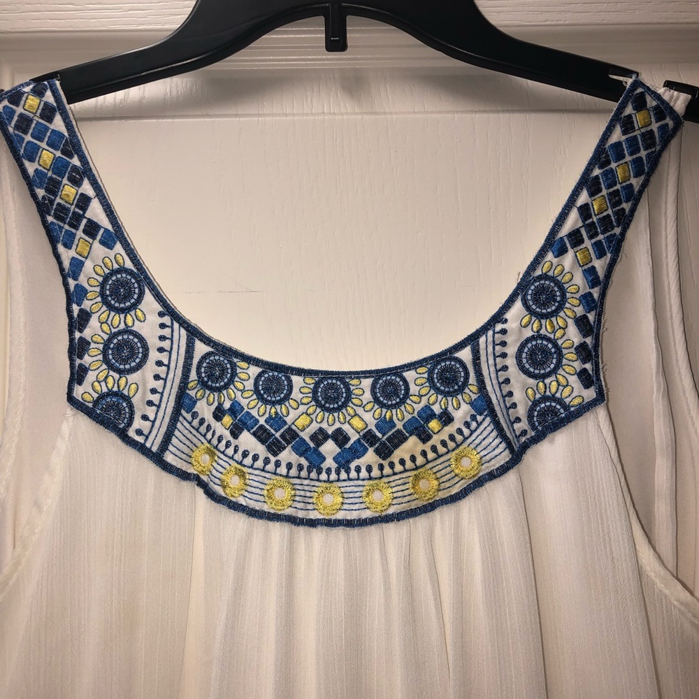 White floral flow dress. Looks new, only worn once